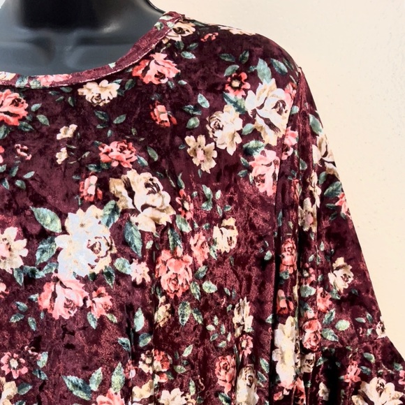🆕🌺LULAROE MAURINE Floral Velvet Dress🌺 - Picture 5 of 14